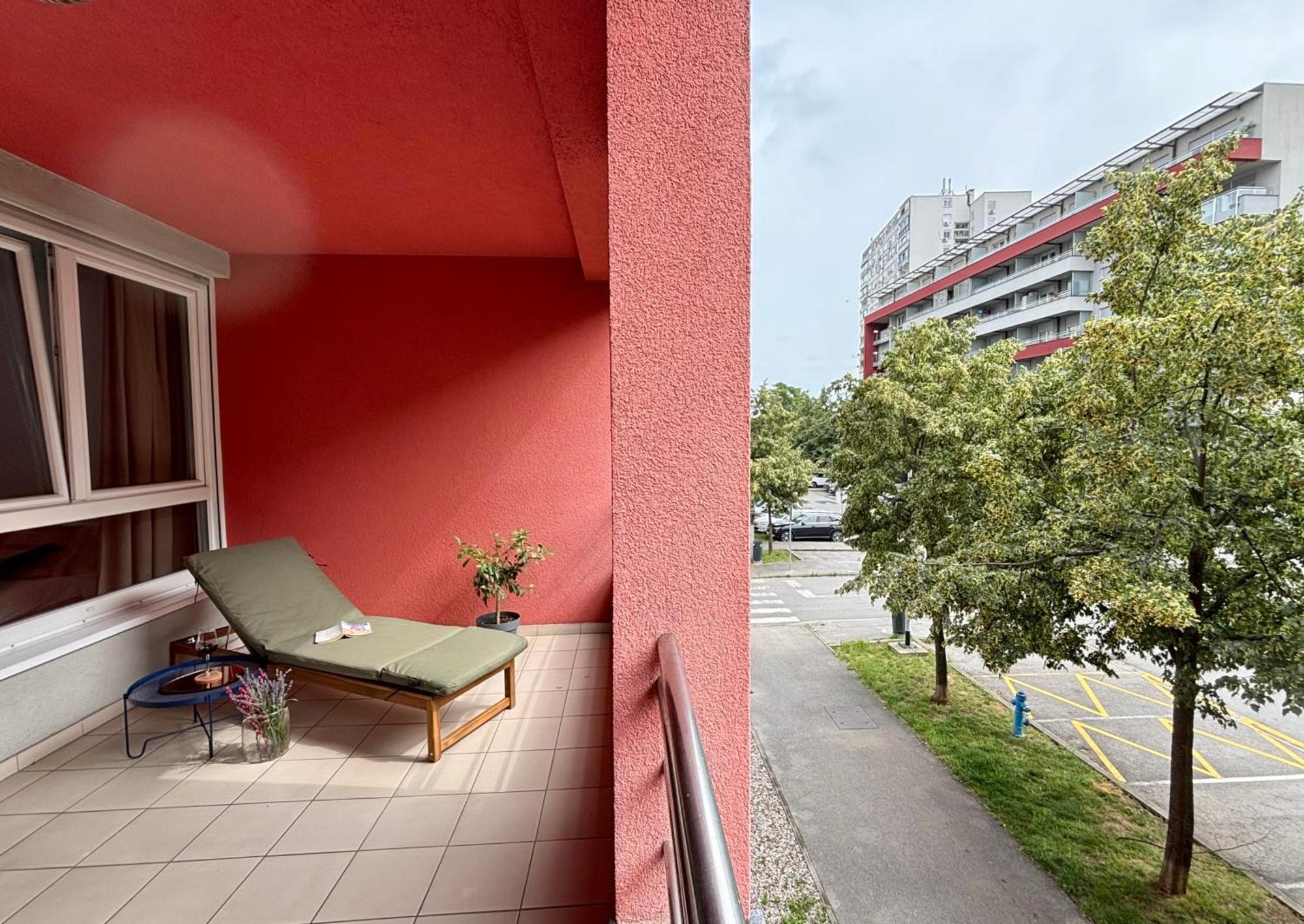 Terrace Bliss Apartment With Free Garage ซาเกร็บ ภายนอก รูปภาพ